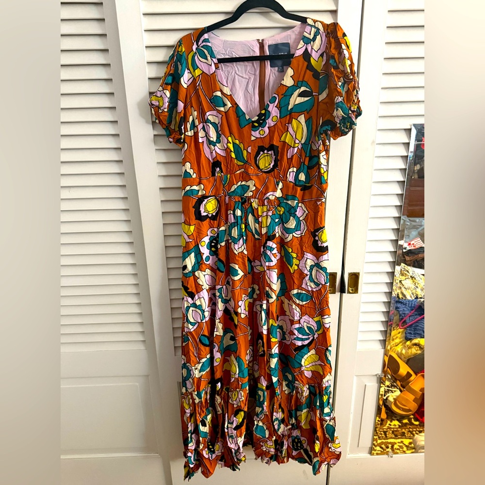 Muticolored summer dress with tiered hem